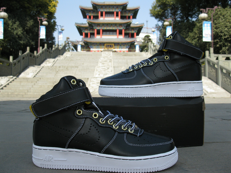 Nike Air Force 1 High Premium Black Gold Sneaker